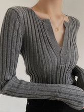 Vibemartini Solid Textured V-neck Knit Top