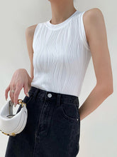 Vibemartini Solid Wavy Textured Tank Top