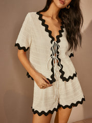 Vibemartini Contrast Trim V-Neck Shorts Set