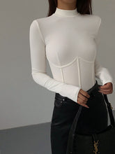 Vibemartini Mock Neck Piping Slim T-Shirt