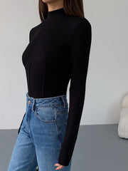 Vibemartini Mock Neck Piping Slim T-Shirt