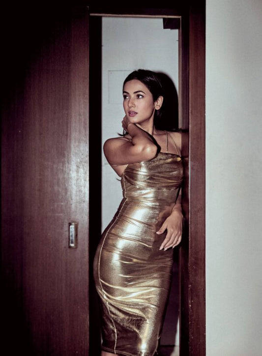 Sonal Chauhan X Miakee – Beyonce