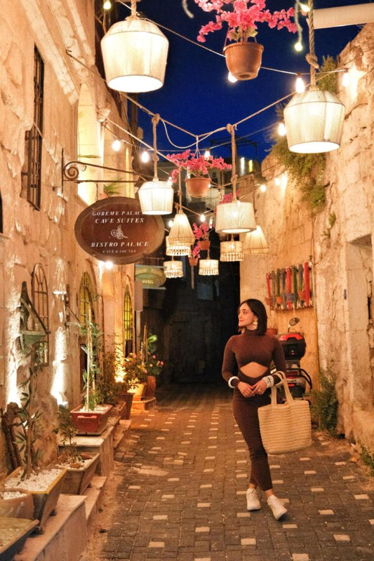 The Vogue Vanity X Miakee – Aria