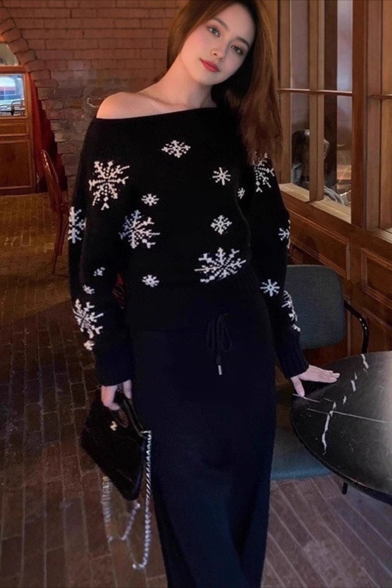 Snowflake One-Shoulder Christmas Knit Long Sleeve Tee