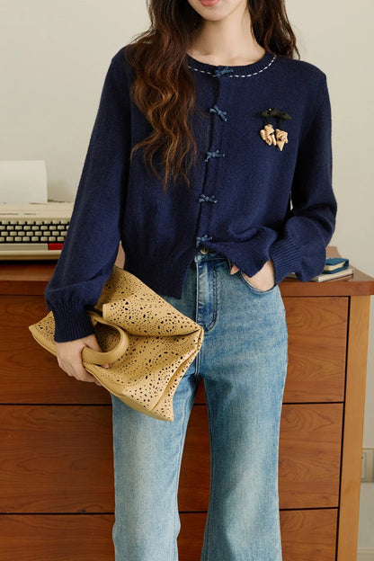 Retro Brooch Detail O Neck Christmas Cardigan