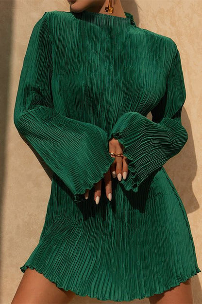 Double-layered pleated bell sleeve hip dress