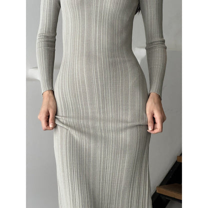 Slim long-sleeved knitted long dress