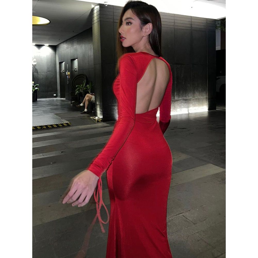 Long-sleeved pleated hollow backless dress