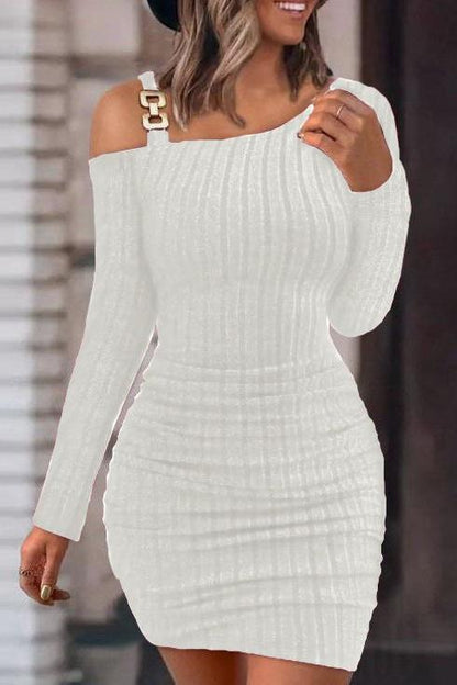 Off-shoulder slanted collar tight  dress