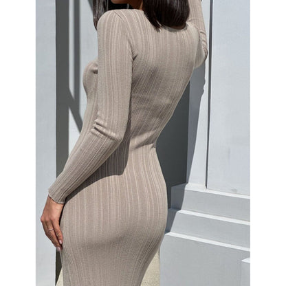 Slim long-sleeved knitted long dress