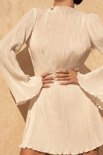 Double-layered pleated bell sleeve hip dress