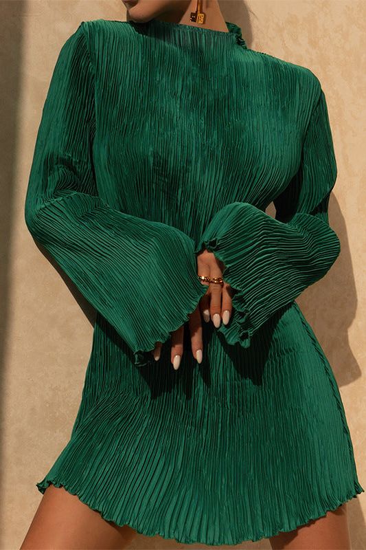 Double-layered pleated bell sleeve hip dress