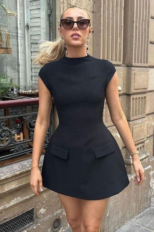 Street style mini slim dress