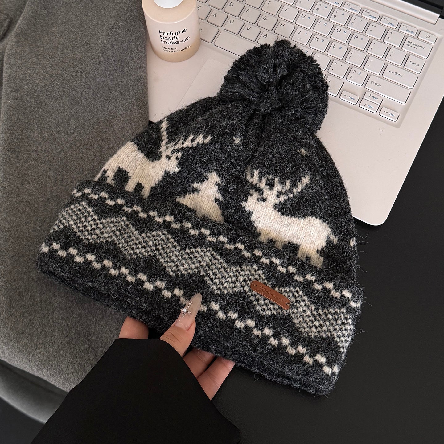 Vintage Reindeer Jacquard Beanie Christmas Hat