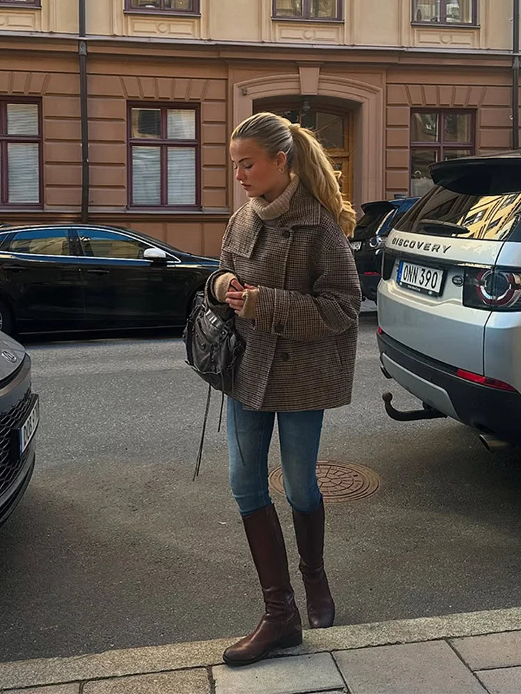 Elegant Lapel Checkered Coat Women Casual Buttons Double Breasted Long Sleeve Coats Female 2025 Autumn British Lady Jacket