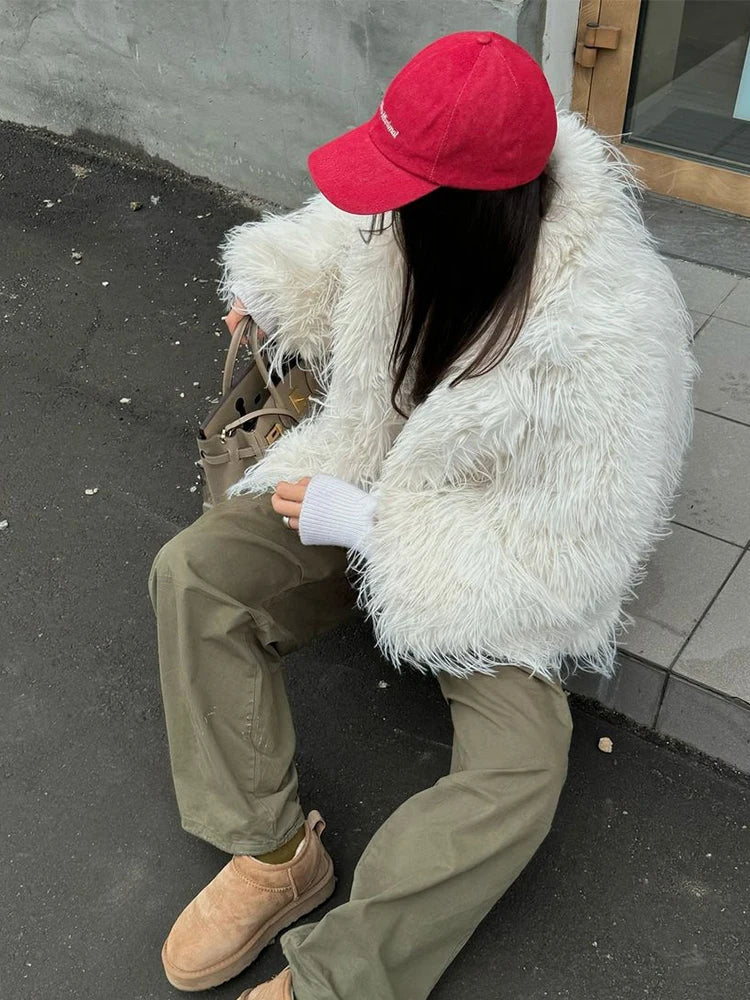 Elegant White Faux Fur Coat Women's 2025 Oversized Winter Jacket Fashion Loose Long Sleeve Warm Outwear Streetwear Office Casual