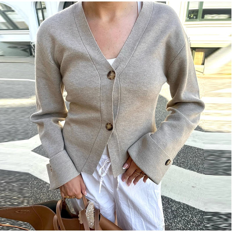 Women 's Cardigan Loose V-neck Knitted Single Breasted Full Sleeve Sweater Female 2025 Autumn Winter Fashion New Lady Knitwears