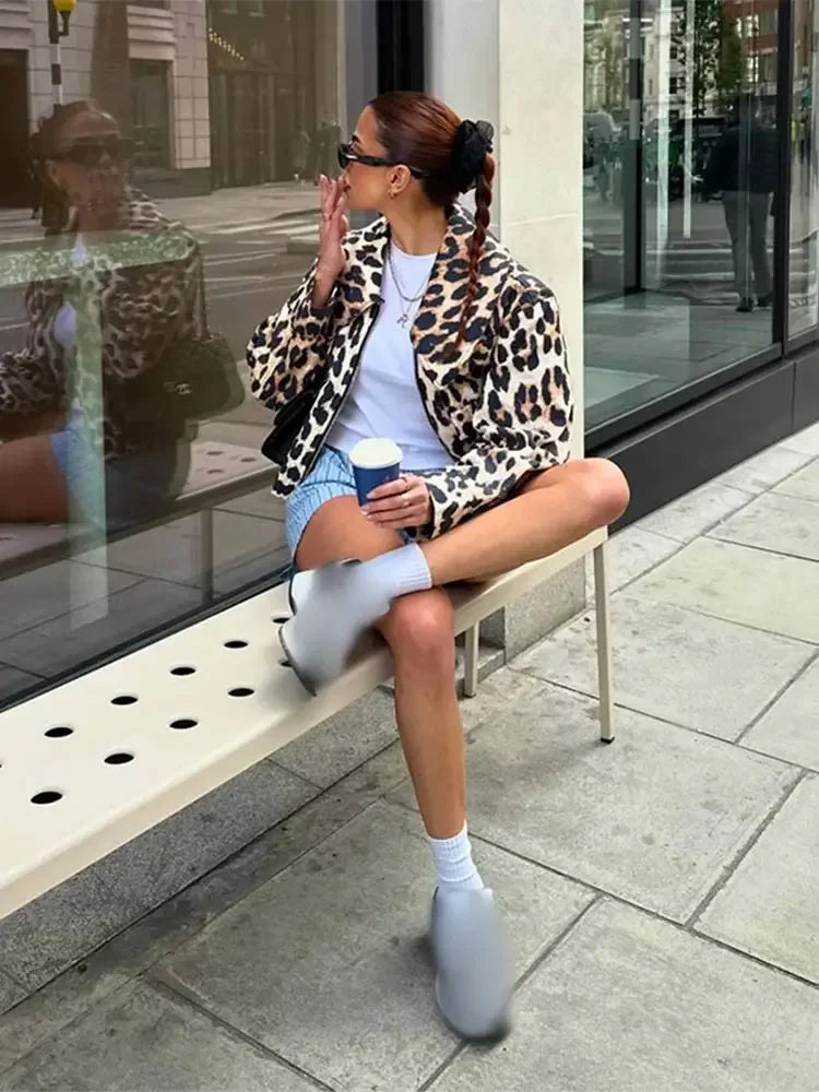 Women Casual Leopard Print Bomber Jacket Elegant Lapel Long Sleeves Zipper Pockets Loose Coat Autumn Lady High Streetwewar