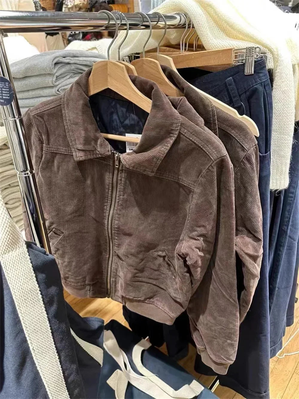 Casual Women Jacket Autumn Fashion Ladies Vintage Brown Corduroy Short Comfortable Zipper Jacket For Women's Chic Tops