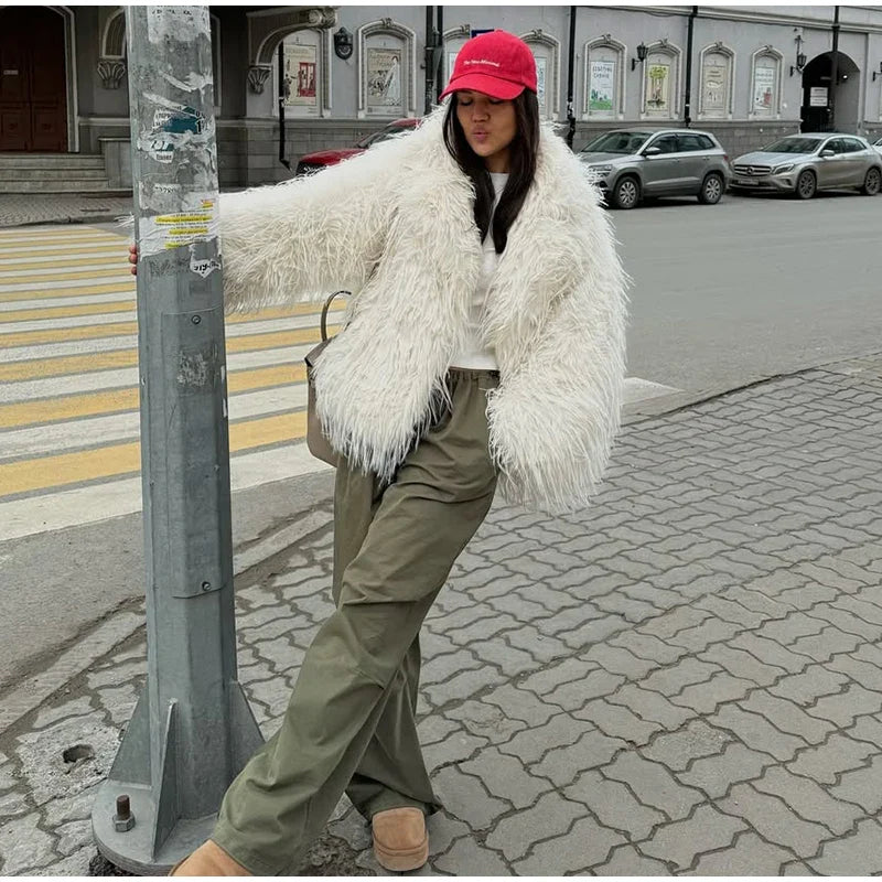 Elegant White Faux Fur Coat Women's 2025 Oversized Winter Jacket Fashion Loose Long Sleeve Warm Outwear Streetwear Office Casual