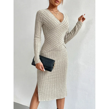 Emily - Timeless Elegance With A Touch Of Simplicity Dress - HELLA TREND