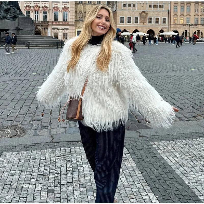 Elegant White Faux Fur Coat Women's 2025 Oversized Winter Jacket Fashion Loose Long Sleeve Warm Outwear Streetwear Office Casual