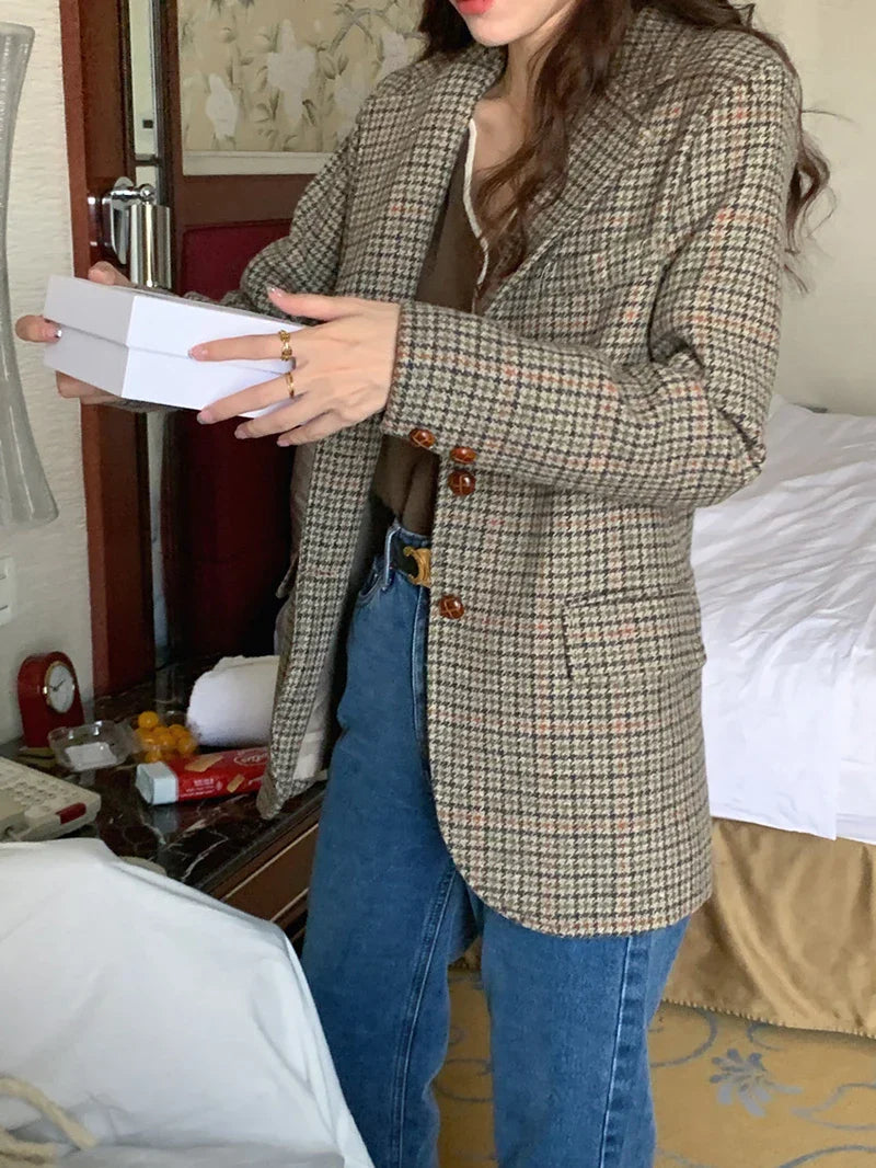 Vintage Wool Blends Coats Women Plaid Woolen Jacket Elegant Commute Blazer Korean Long Sleeve Outerwears Winter Ladies Overcoat