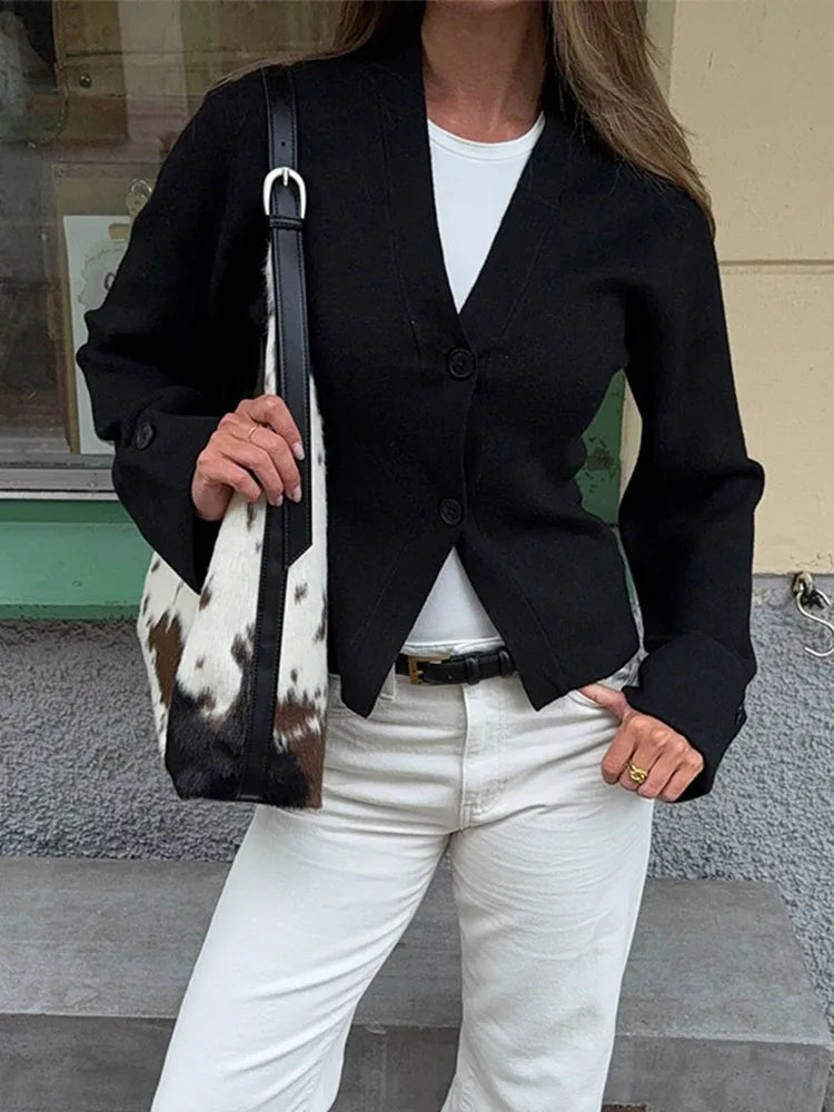 Women 's Cardigan Loose V-neck Knitted Single Breasted Full Sleeve Sweater Female 2025 Autumn Winter Fashion New Lady Knitwears