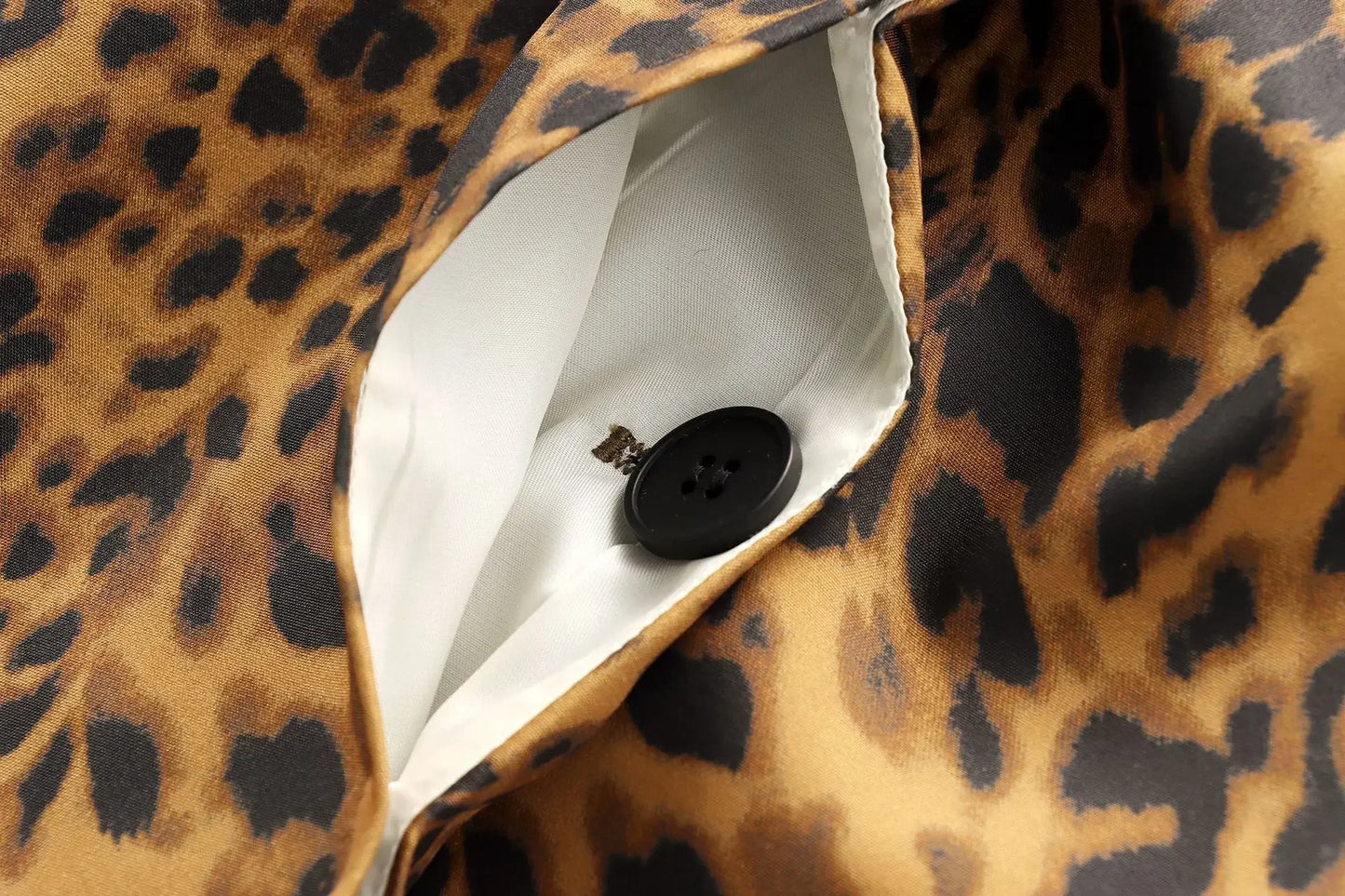 Woman Coat Long Sleeves Hidden Buckle Leopard Print Lapel Loose Long Overcoat Vintage Pocket Female Coats Street Trench