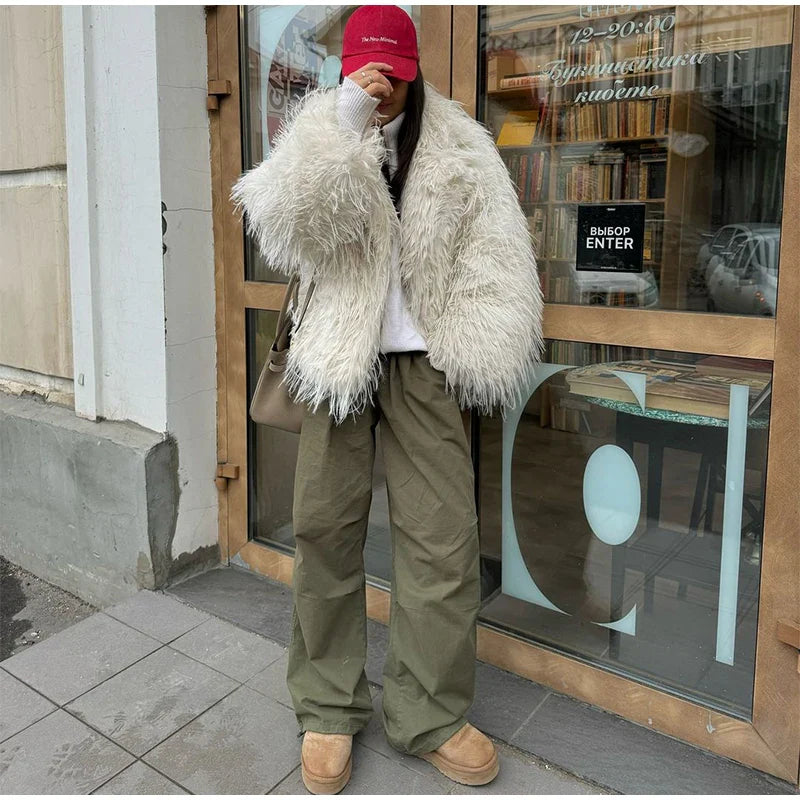 Elegant White Faux Fur Coat Women's 2025 Oversized Winter Jacket Fashion Loose Long Sleeve Warm Outwear Streetwear Office Casual