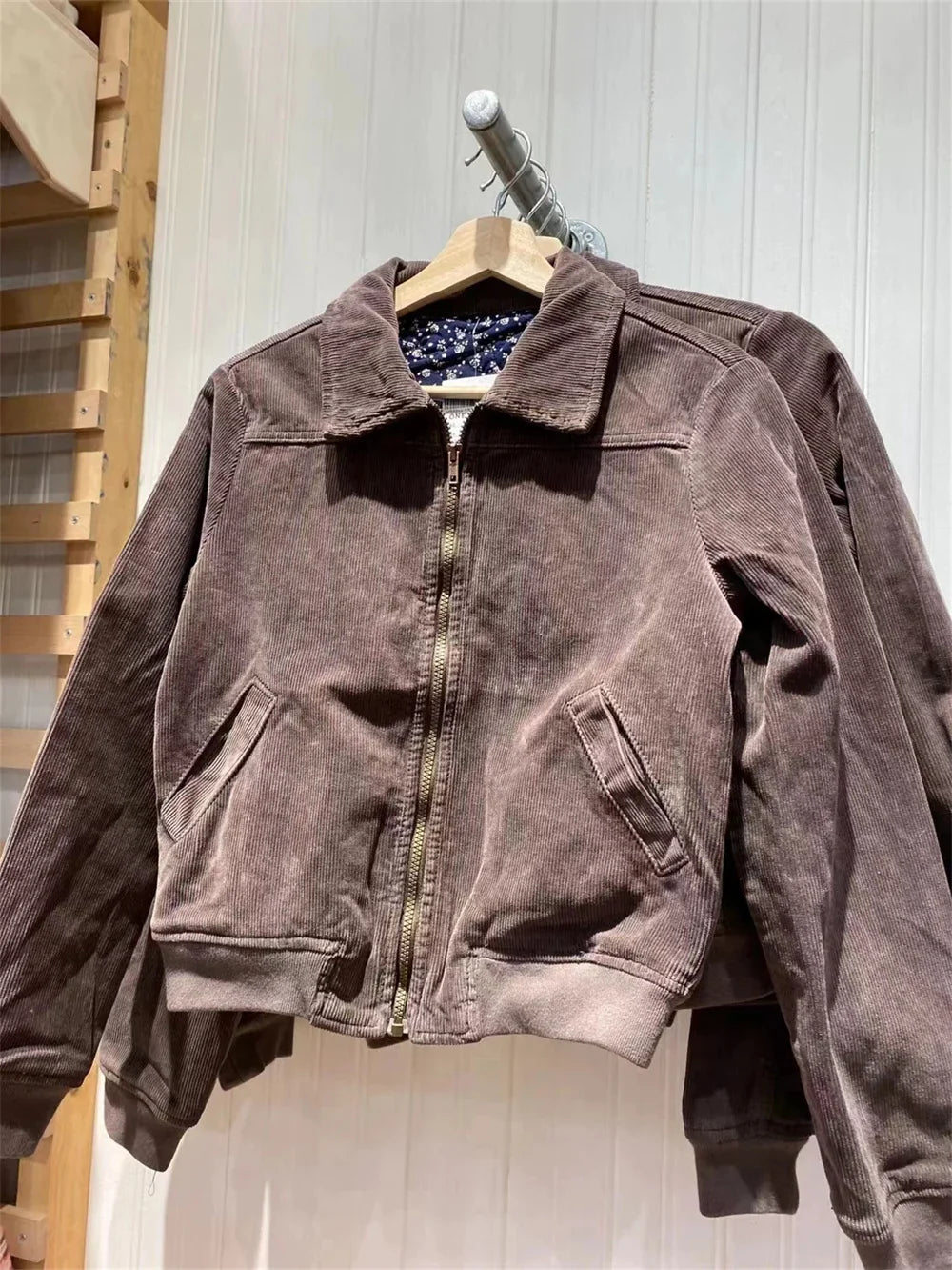 Casual Women Jacket Autumn Fashion Ladies Vintage Brown Corduroy Short Comfortable Zipper Jacket For Women's Chic Tops