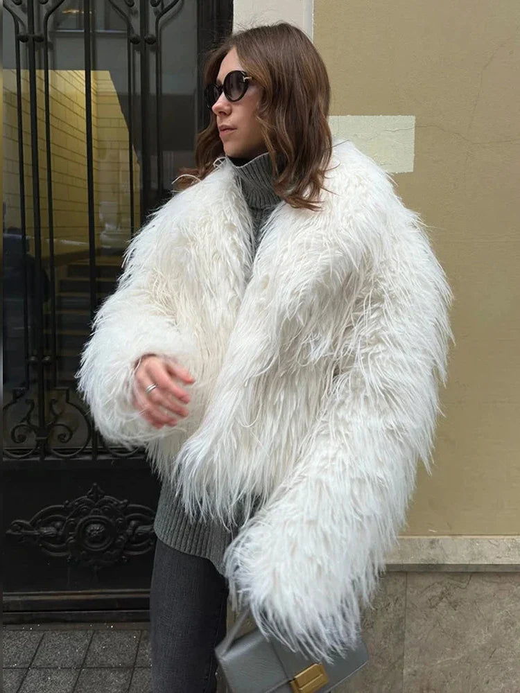Elegant White Faux Fur Coat Women's 2025 Oversized Winter Jacket Fashion Loose Long Sleeve Warm Outwear Streetwear Office Casual