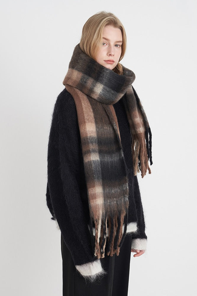 Vintage Plaid Cozy Knit Christmas Scarf