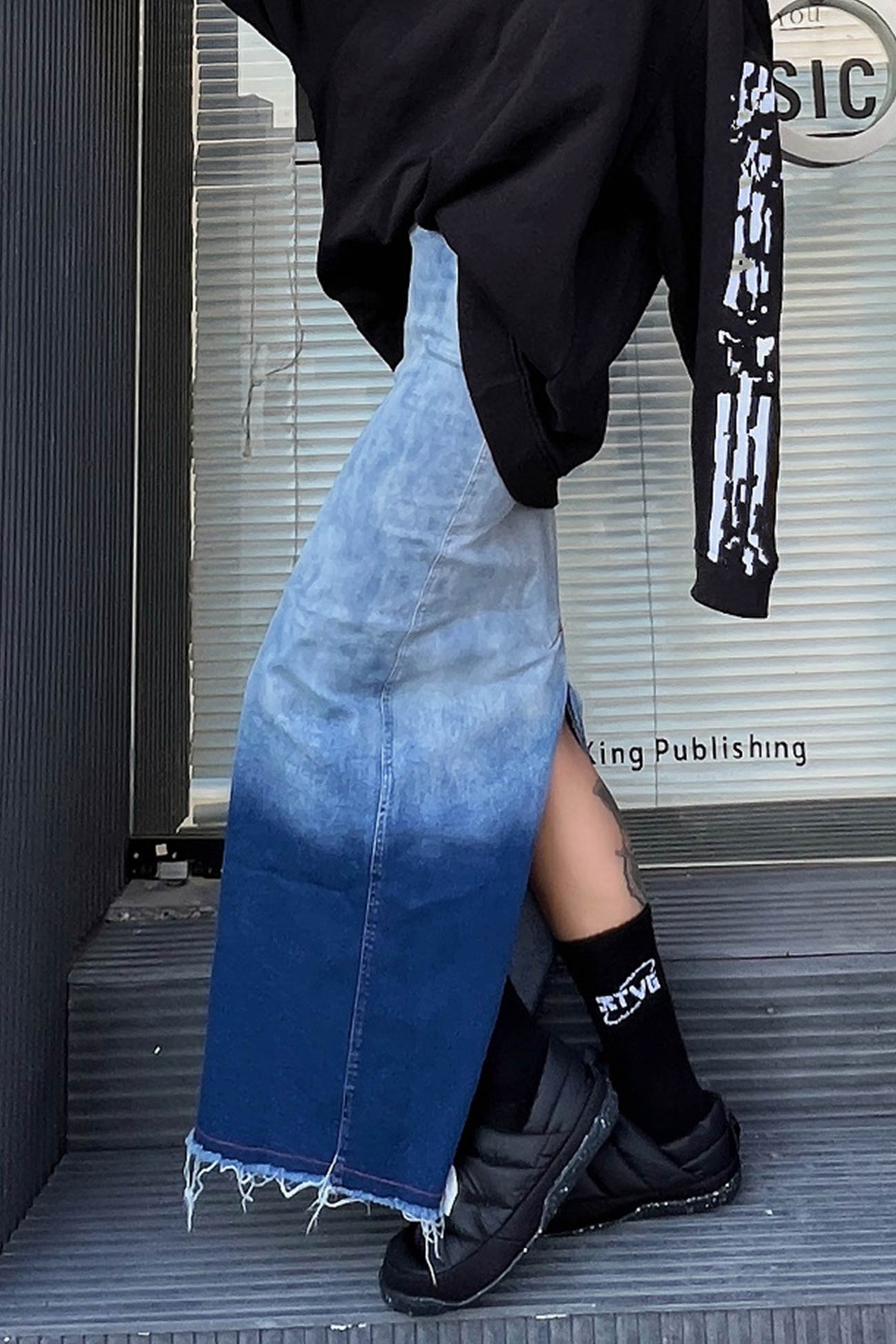 Gradient Distressed Back Slit Denim Skirt