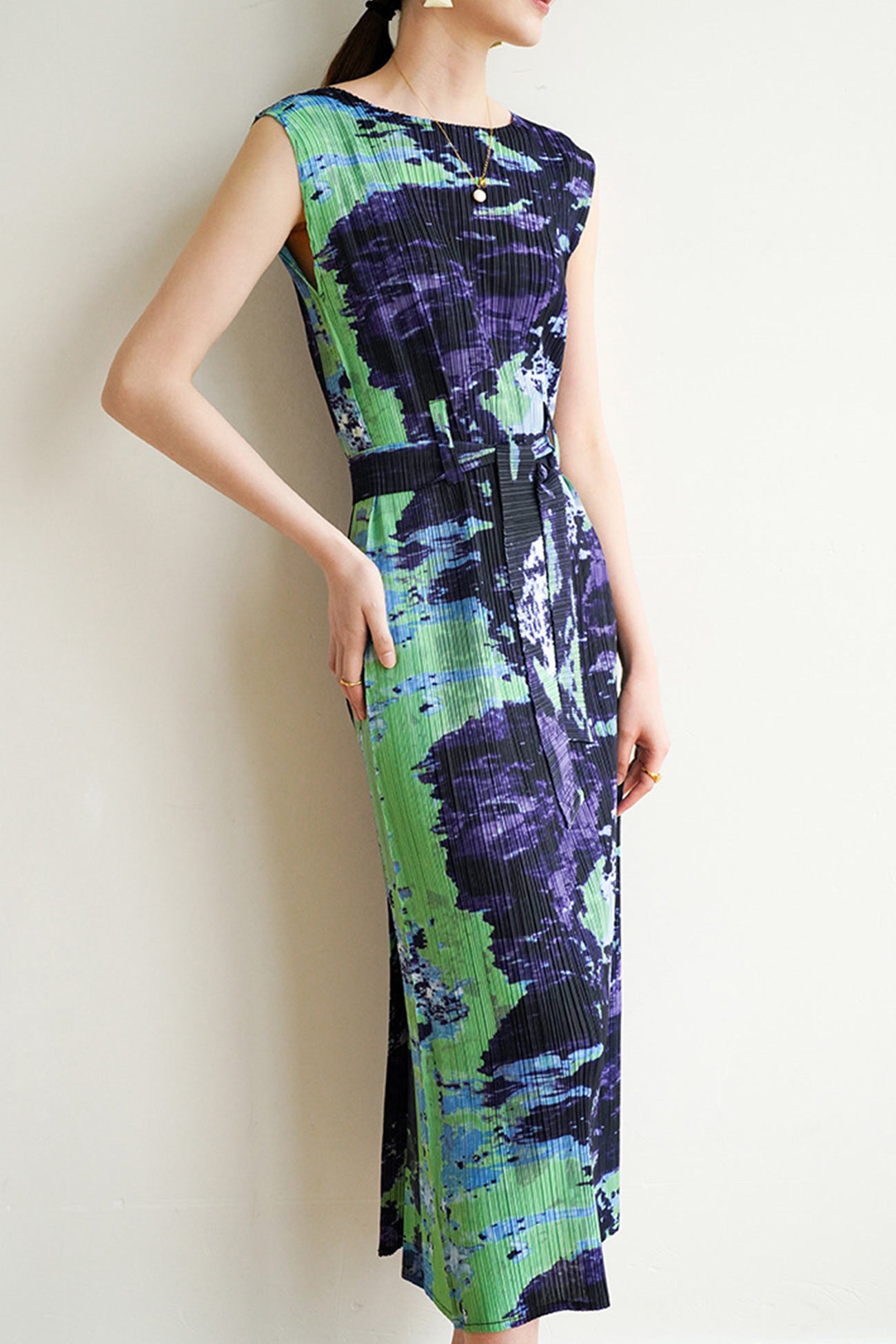 Sleeveless Side Slit Full Pleated Print Dress