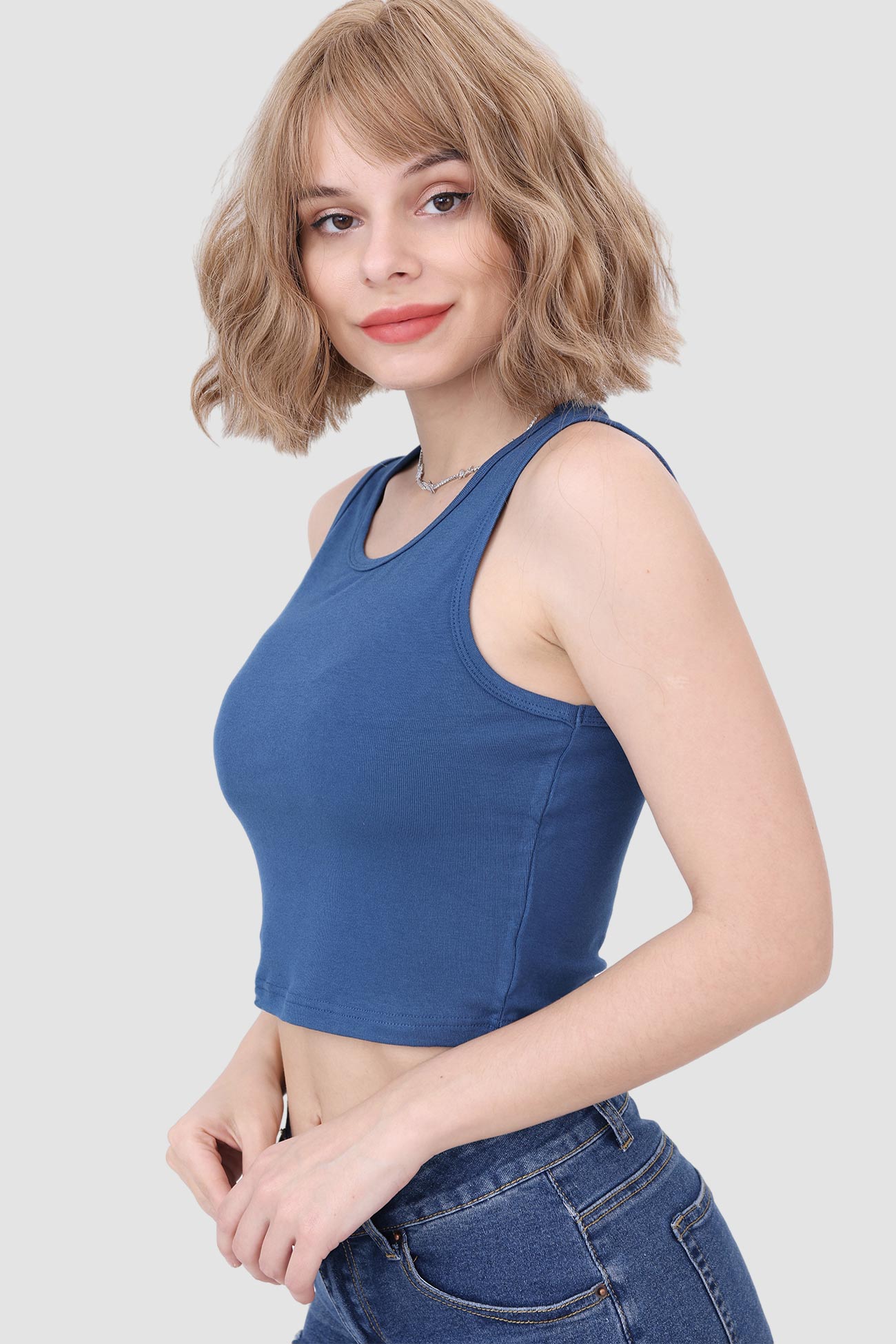 Sleeveless Slim Crop Top