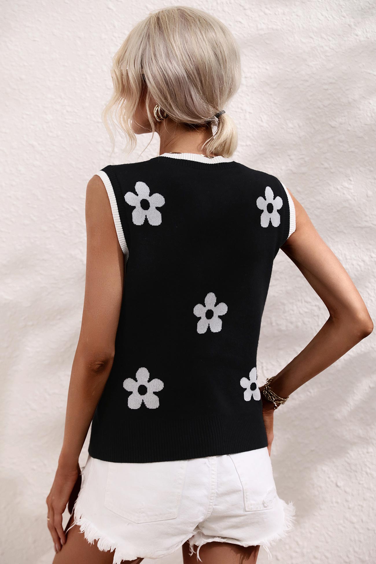 V Neck Sleeveless Floral Knit Tops